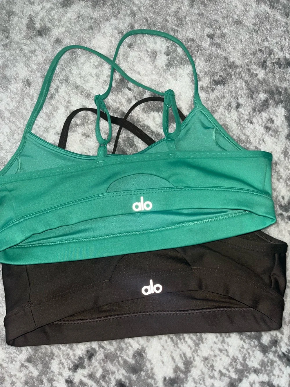 Alo Yoga Airlift Intrigue Bra Bundle